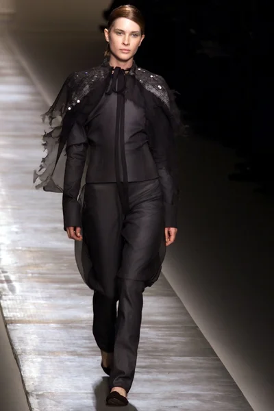 Look 13